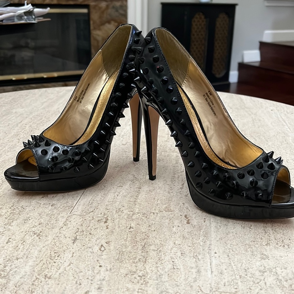 Platform spiky patent leather platform shoes